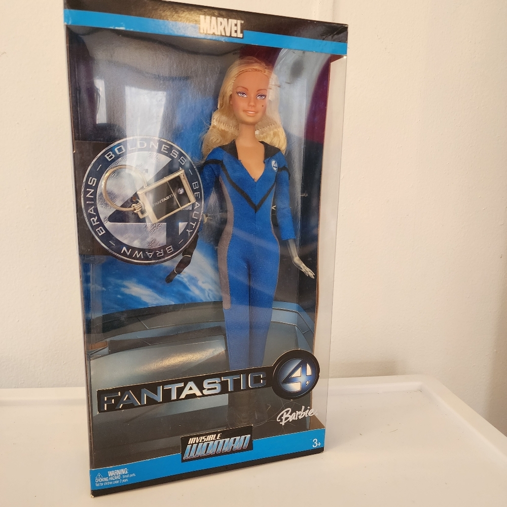 Barbie  Fantastic 4  Invisible Woman Marvel New In Box - j0871 - 2005